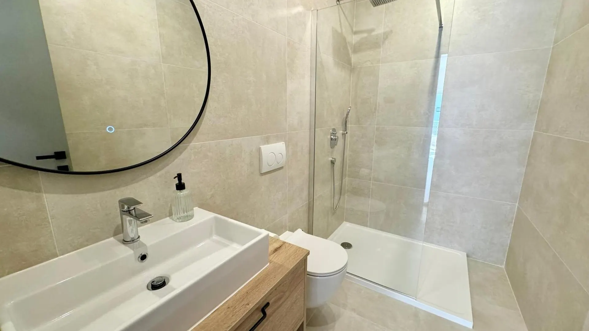 Lux Apartments بيوغْغاد نا موغو